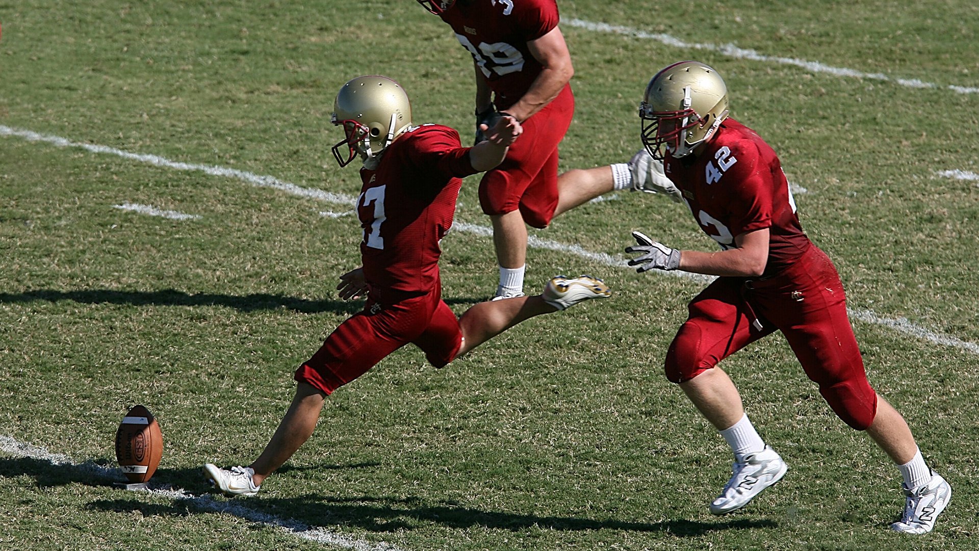 闪电战!巴萨开场5分钟连进两球,莱比锡防线形同虚设,闪电战!巴萨5分钟两球打懵莱比锡